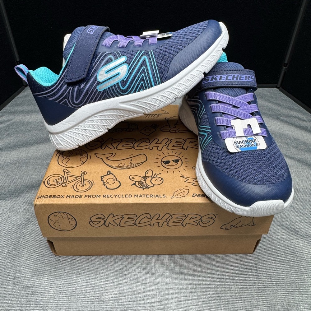 Skechers boys size‎ 1 - Picture 2 of 3